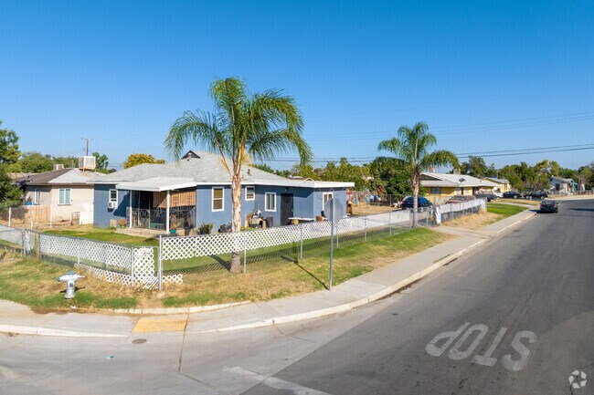 Rows of homes in Lakeview, Bakersfield.