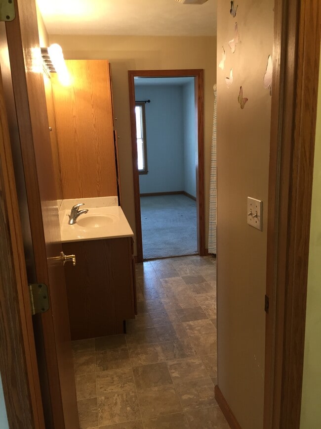 1184 Huron Ct, Sidney, OH 45365 - photo 5