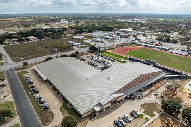 Schulenburg Elementary, Schulenburg Junior High, and Schulenburg High School all share a campus.