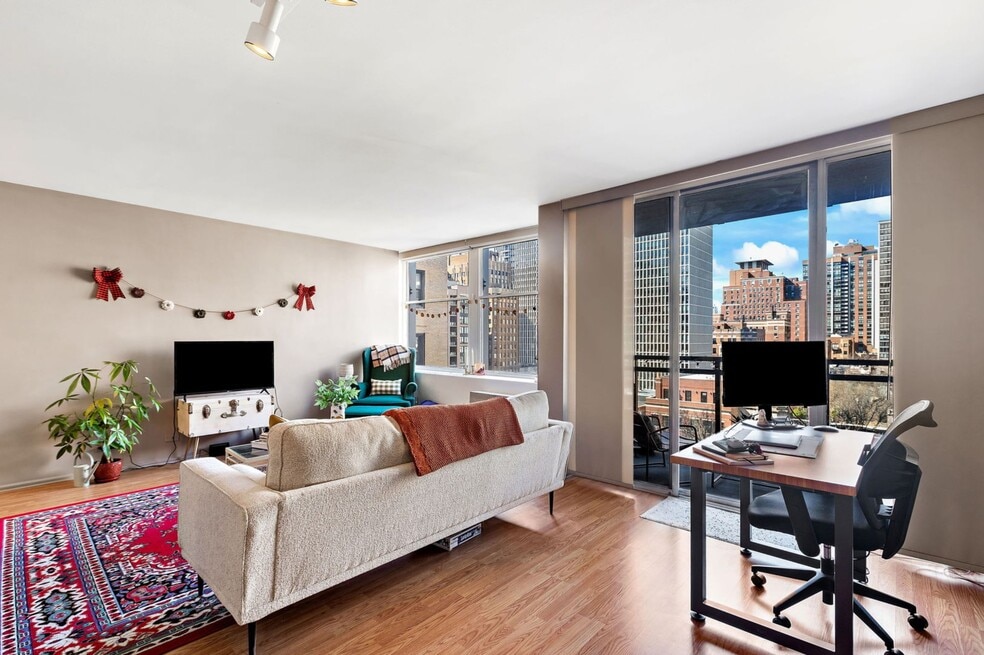 42 E Superior St unit 9F, Chicago, IL 60611 - photo 1