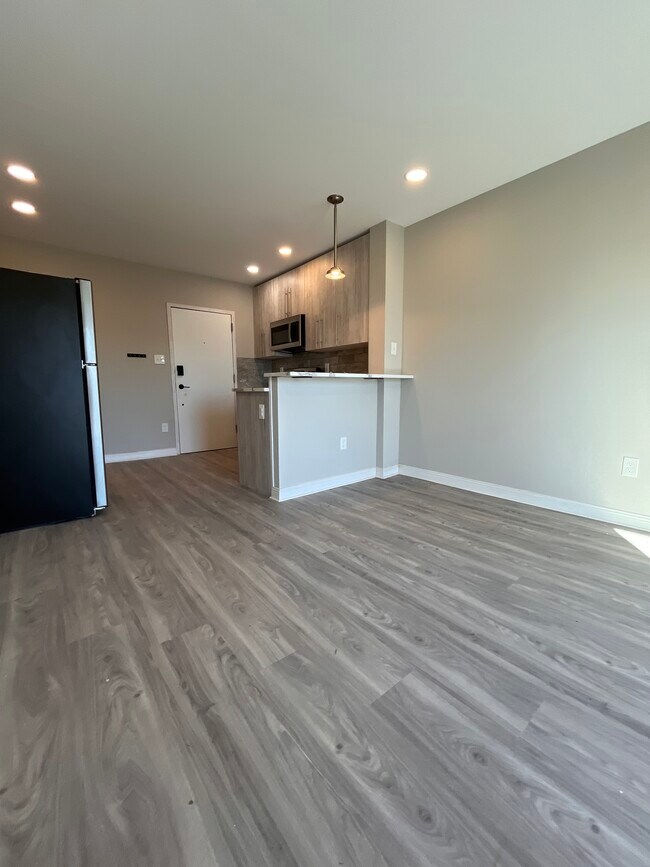 101 S Victoria Ave unit D1, Ventnor City, NJ 08406 - photo 5