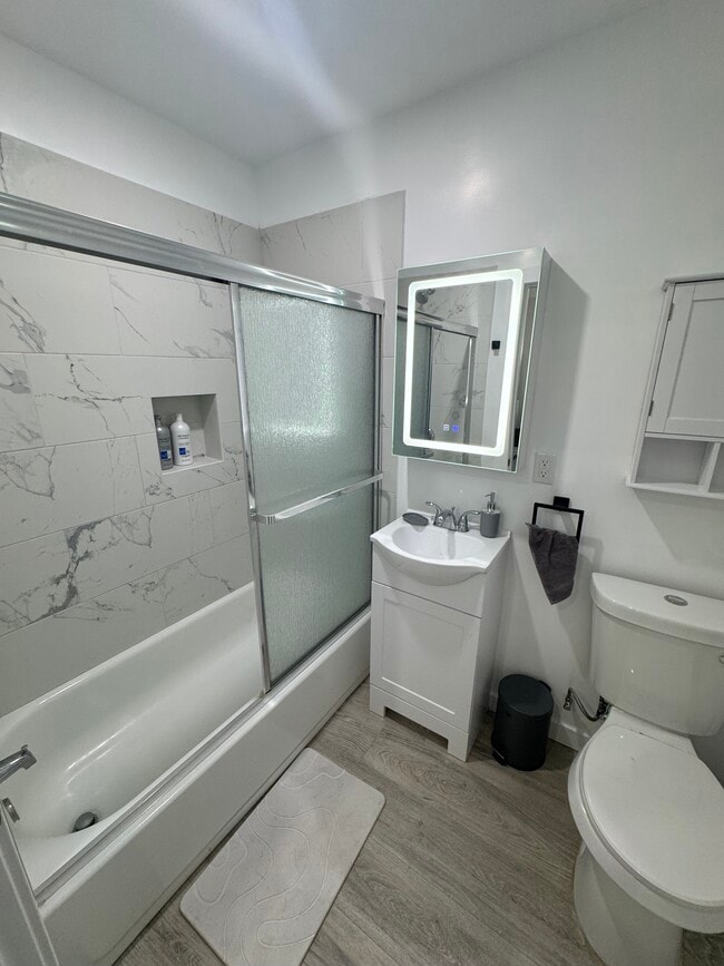 1023 N Gage Ave unit Casa Sebastian, Los Angeles, CA 90063 - photo 3