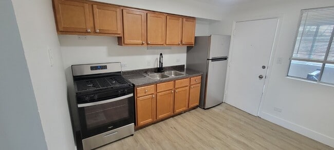 10414 Michael Todd Terrace unit 1N, Glenview, IL 60025 - photo 3