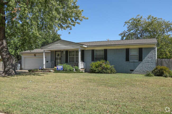 Many homes in Chamberlain have attached single car garages.