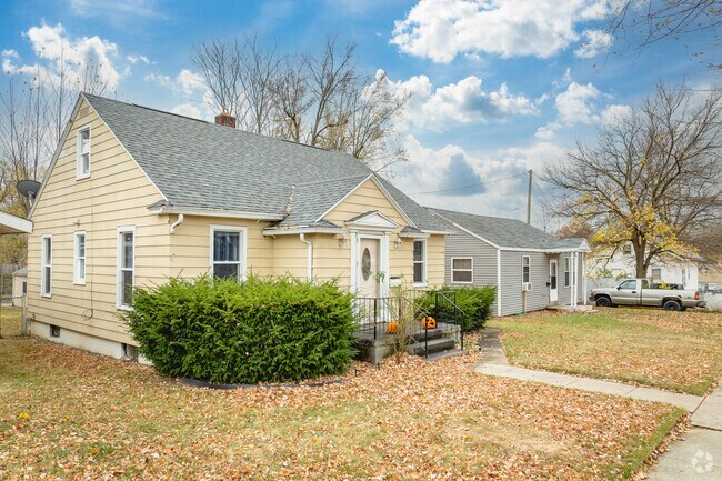 Memorial Park offers quick access to downtown Fort Wayne residents who don't want long commutes.