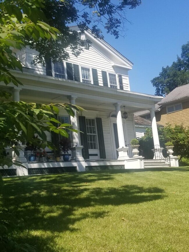 111 E Genesee St Unit B, Fayetteville, NY 13066