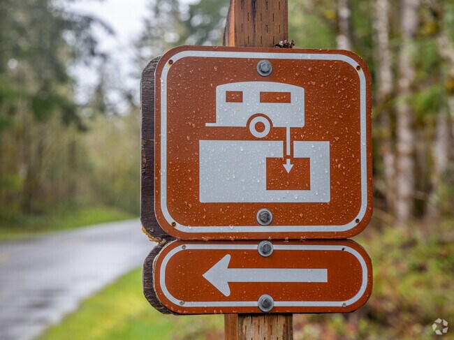 The Kanaskat-Palmer State Park is a 230-acre green space wrapped along the Green River.