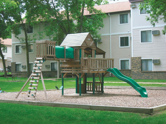 1030 Greenway Ct, Altoona, IA 50009