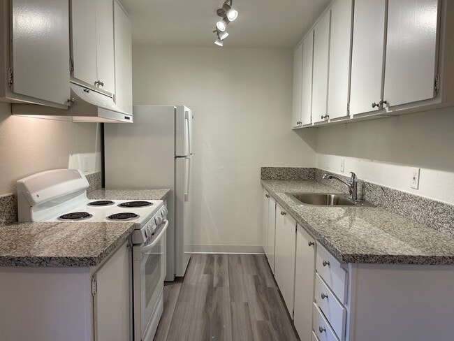 1241 Morse Ave unit 2, Sacramento, CA 95864 - photo 3