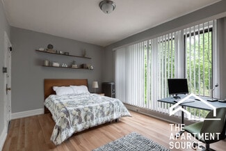 5451 S Cornell Ave Unit 205, Chicago, IL 60615