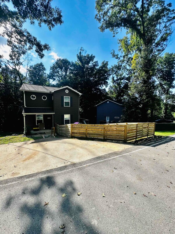 206 Maple Dr, Ashland City, TN 37015