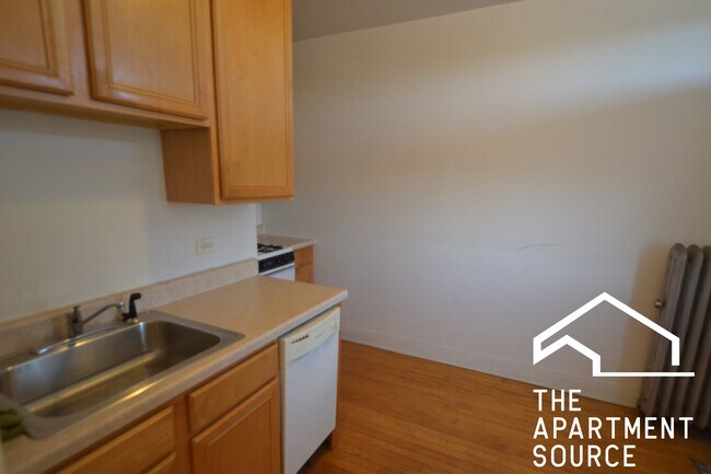4411 N Kenneth Ave unit 3A, Chicago, IL 60630 - photo 3