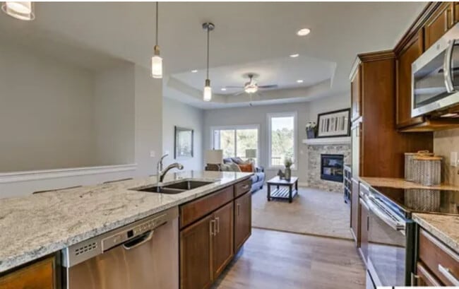 16070 Hadan Dr, Bennington, NE 68007 - photo 4