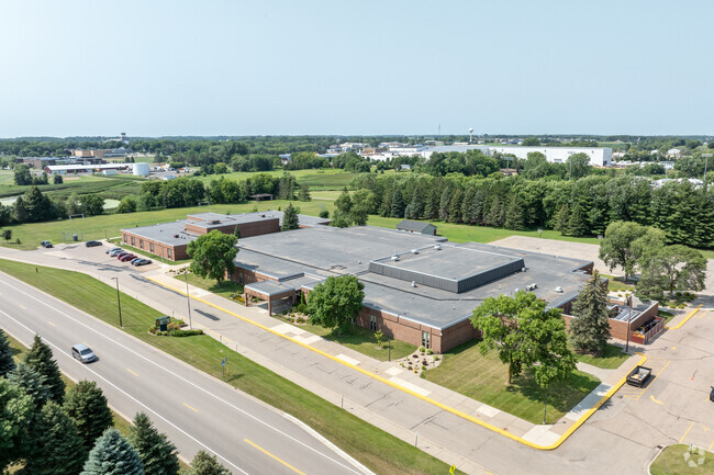 Falcon Ridge Elementary School earned a grade of A- for academics from Niche.com.