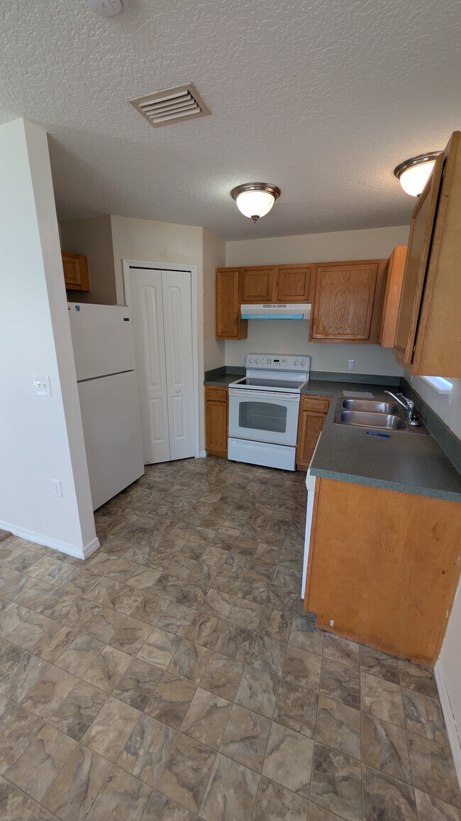 7594 Taylor Field Rd, Jacksonville, FL 32222 - photo 4