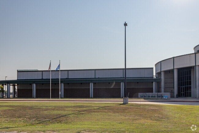 Cache 5th And 6th Grade Middle School is a quality school located in Cache area.