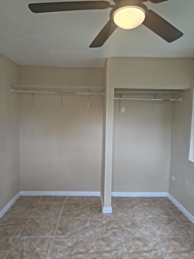 1370 NE 153rd St, North Miami Beach, FL 33162 - photo 5