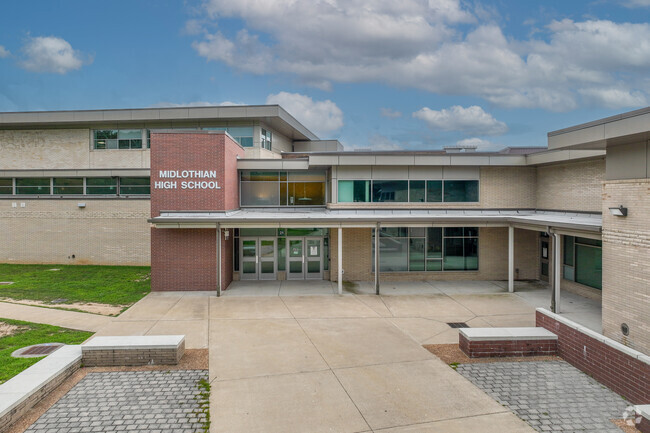 Back entrance for Midlothian High School.