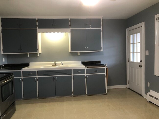 545 Valley View Dr unit One Bedroom Apartmen, Fontana-On-geneva Lake, WI 53125 - photo 5