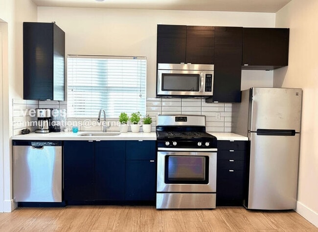 412 W Roosevelt St unit 5, Phoenix, AZ 85003 - photo 2