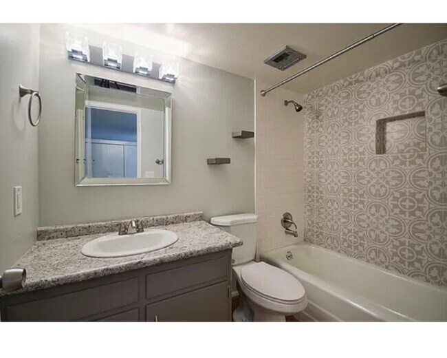 Verda Vista unit 209, Phoenix, AZ 85018 - photo 6