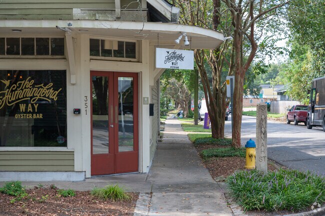 Hummingbird Way is an upscale oyster bar helmed by the acclaimed Chef Jim Smith near Oakdale.