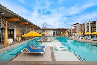 2105 S Forum Dr, Grand Prairie, TX 75052