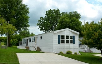 4212 E 29th St, Des Moines, IA 50317