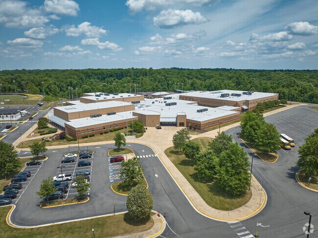 Battlefield High School delivers top programs and spirited football near Woolsey.