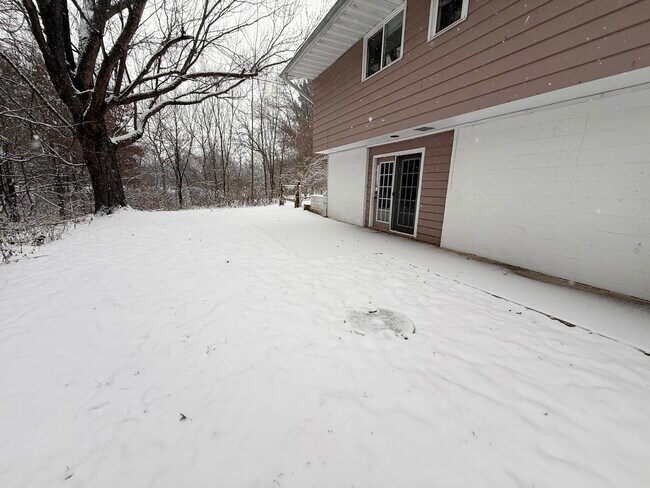 749 S Grant St unit 3, Houston, MN 55943 - photo 4