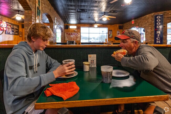 Shakespears Pizza is iconic for all of Columbia including the Smithton Ridge neighborhood.