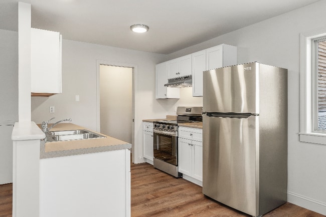 17 Ice Pond Rd unit 3, Boothbay, ME 04537 - photo 2