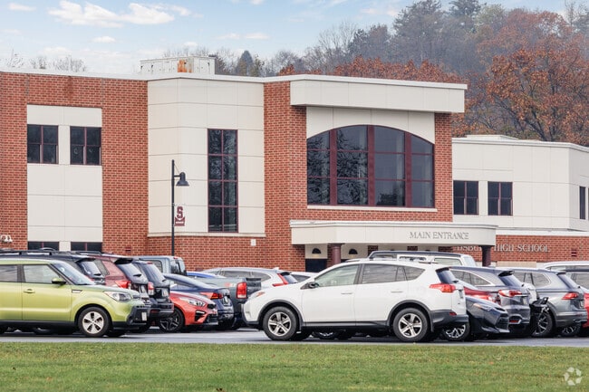 There is plenty of parking at Stroudsburg High School in Stroudsburg, PA.