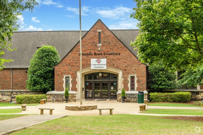 Mountain Brook Elementary takes pride in teaching kids to do their best.