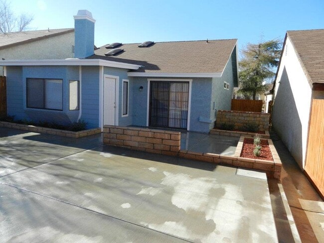 37632 13th St E, Palmdale, CA 93550 - photo 6