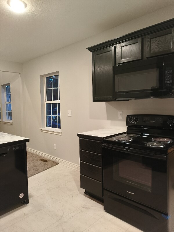 126 S Green St, Wichita, KS 67211 - photo 4