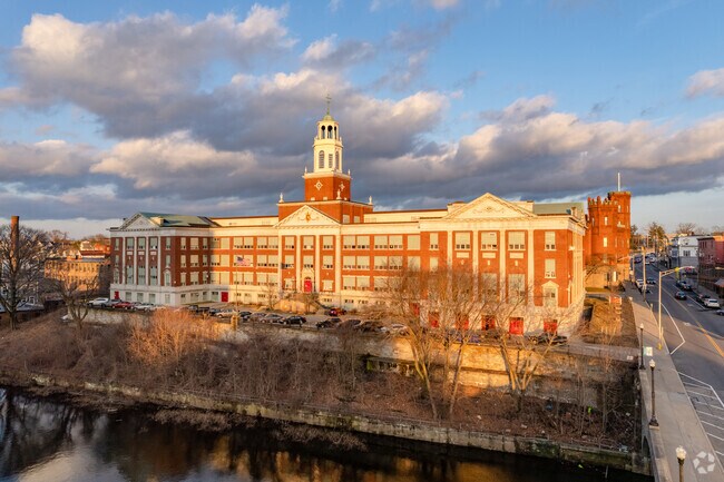 Tolman High School educates students in grades 9-12.