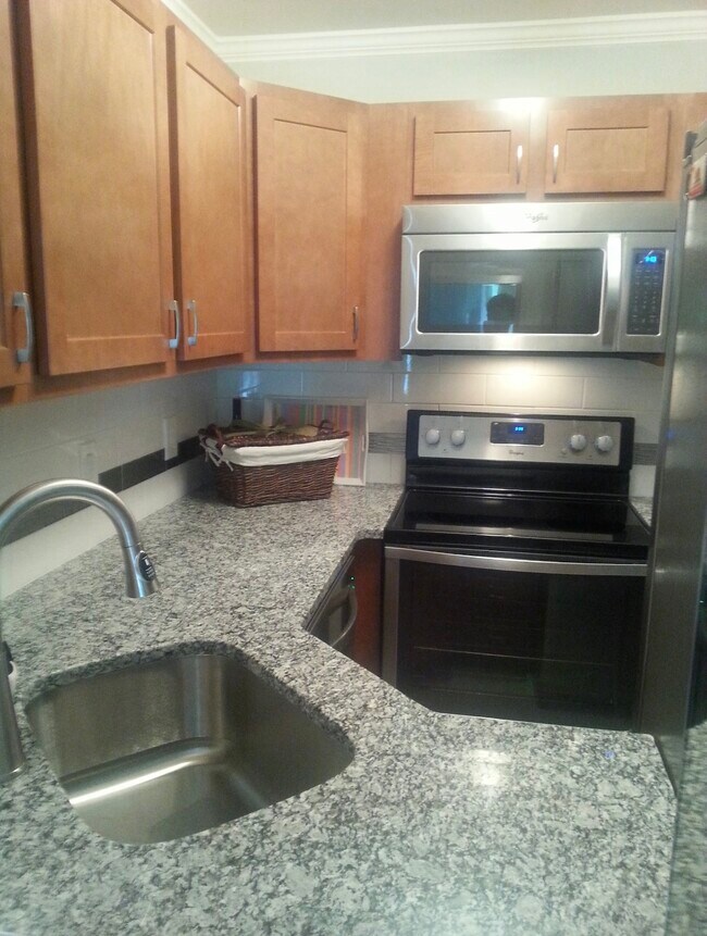 2529 Senator Ct Unit H, Saint Louis, MO 63125