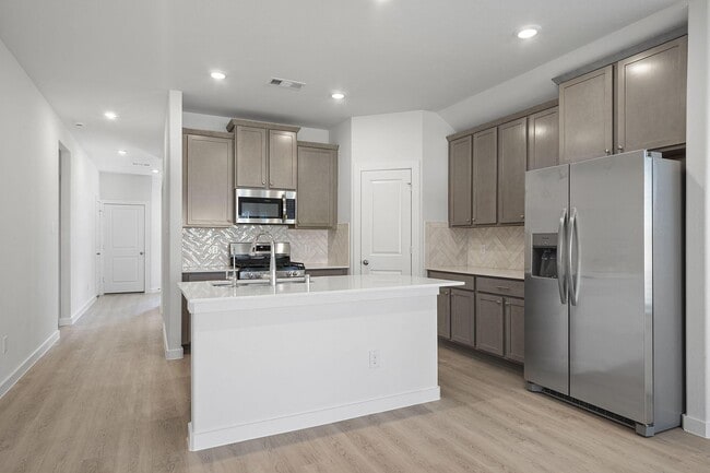 313 Goldeneye Duck Dr, Waller, TX 77484 - photo 3