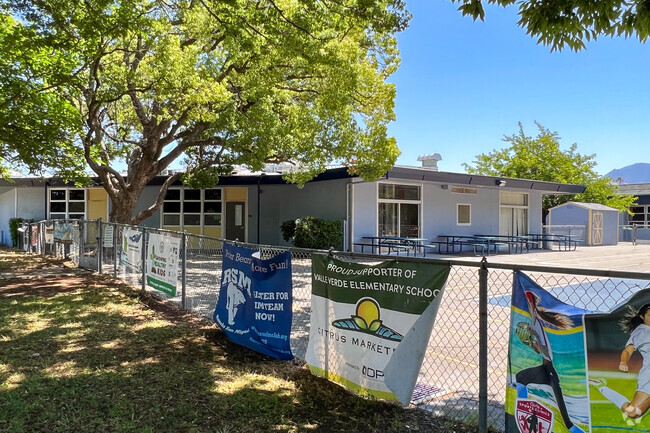 Valle Verde Elementary School provides enrichment programs, including art, music and technology.