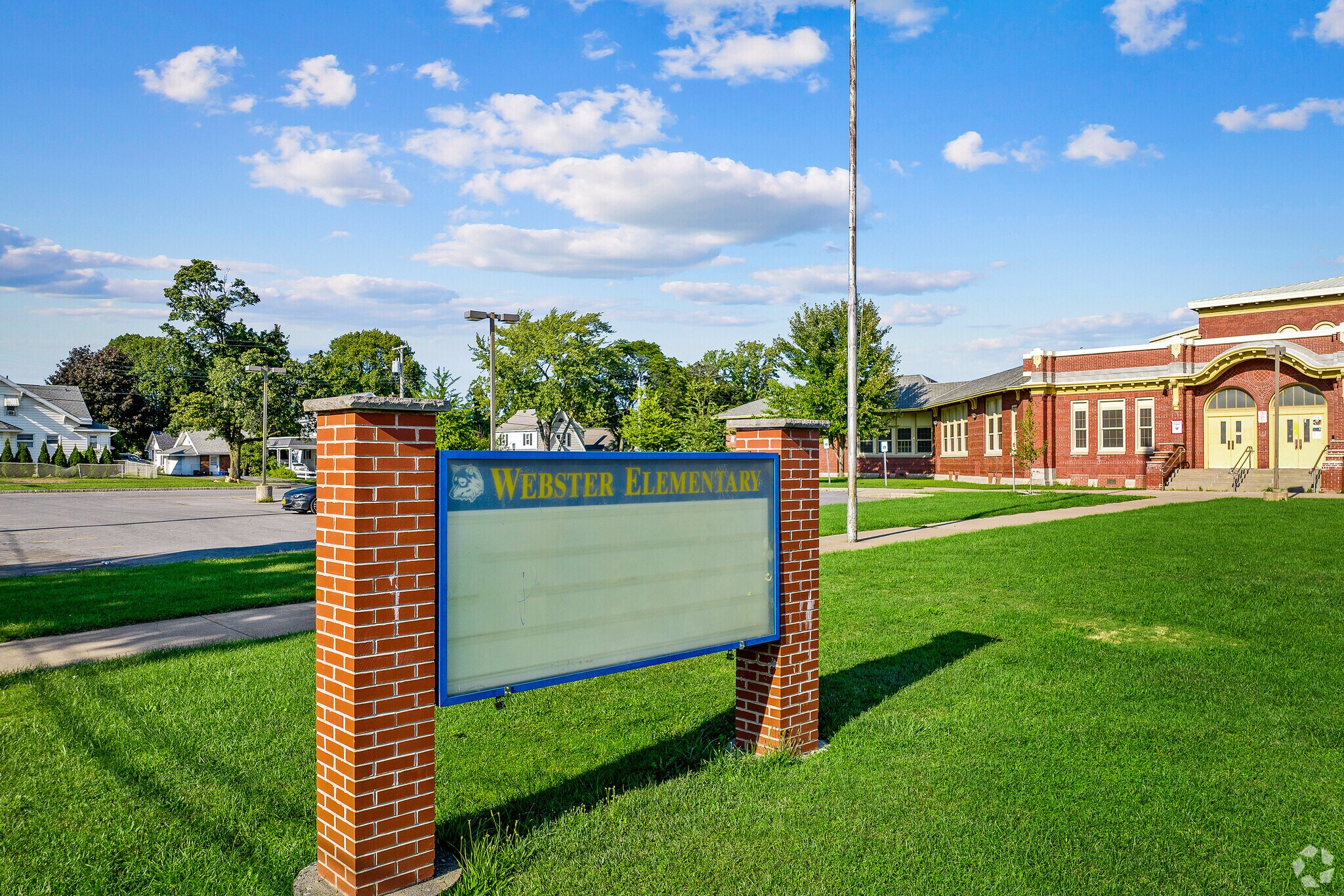 1610 1st St N, Syracuse, NY 13208