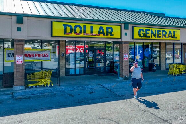 Dollar General in Hill Crest offers convenient shopping for everyday essentials.