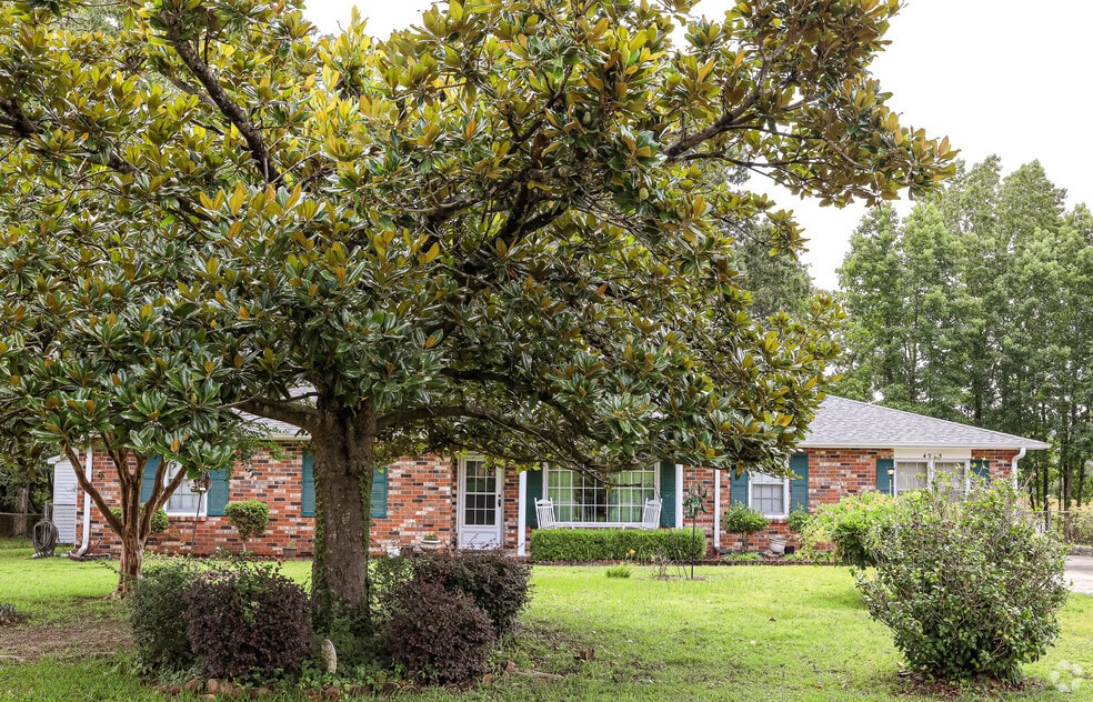 Neighborhood_Forest Hills_Final_030624