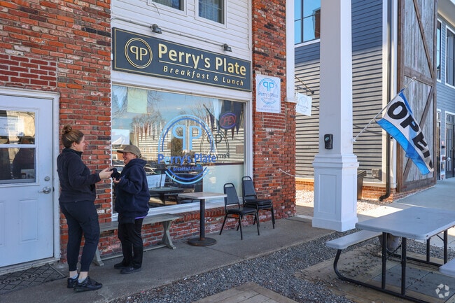Locals head to Perry’s Plate for hearty dishes and a cozy atmosphere in Southern Andover.