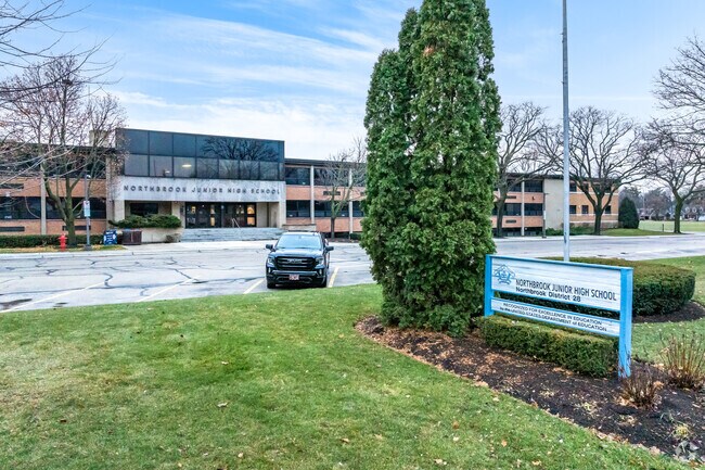 Northbrook Junior High School is ranked the 40th best public middle school in Illinois.