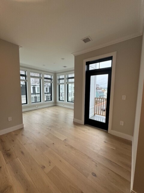 75 Everett St Unit 102, Boston, MA 02128