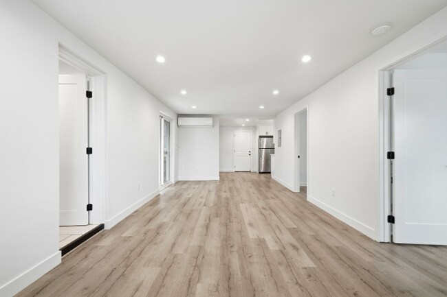 5549 Fulcher Ave, North Hollywood, CA 91601 - photo 2