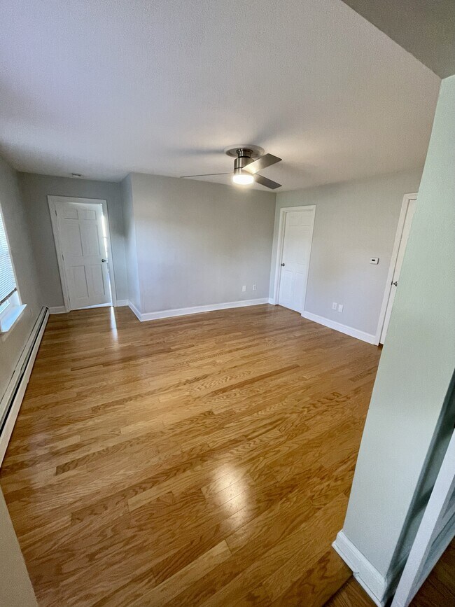 104 Elm St unit 104 Elm St. Unit A, Amesbury, MA 01913 - photo 4