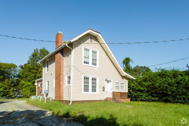 A modern 2-story Saltbox house in Stephens Street.