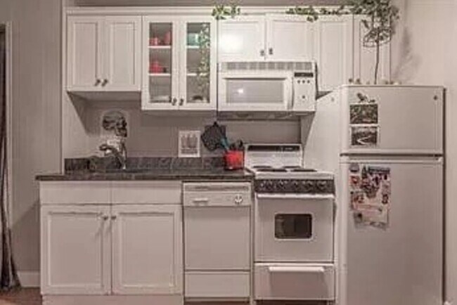 115 Salem St unit 12, Boston, MA 02113 - photo 2